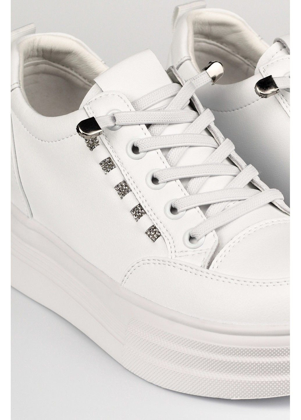 Женские кроссовки 1100286 Buts белые демисезоны (297438686)