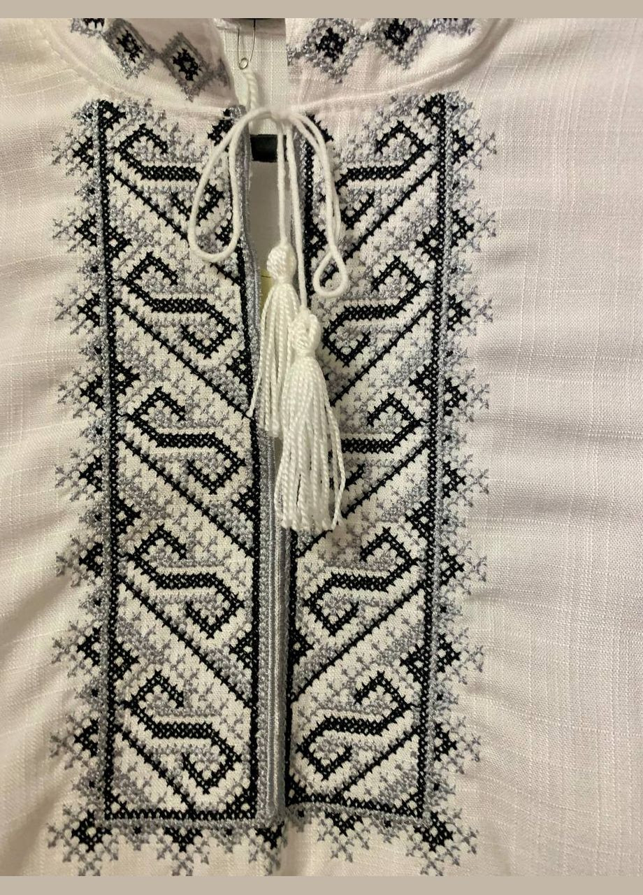 Біла біла вишиванка для хлопчика з чорно-сірою вишивкою бавовна (305412140)