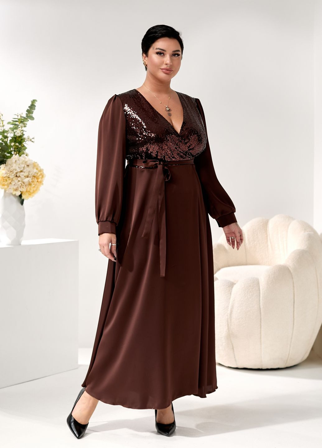Коричнева святковий, коктейльна, вечірня вечірня сукня максі на запах з паєтками дзвін, кльош, на запах, в стилі армпір No Brand однотонна
