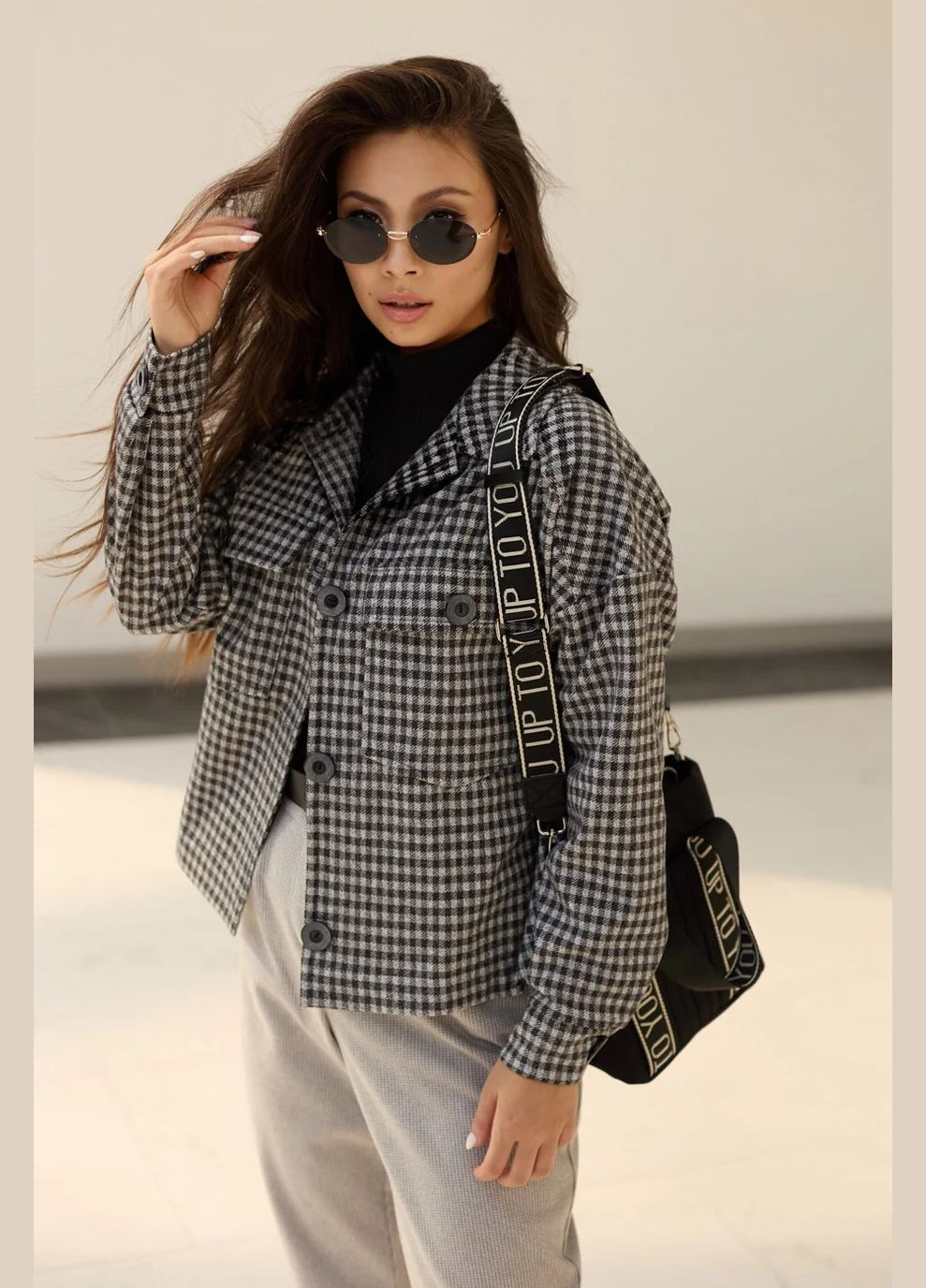 Чорна демісезонна куртка-сорочка Seventeen