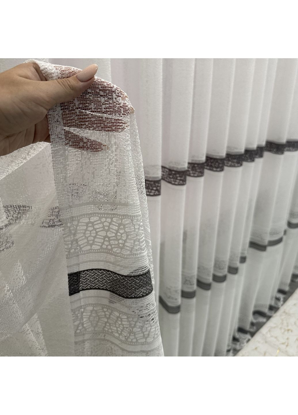Ексклюзивна тюль Жаккард "Модерн" з візерунком, 300х270 см – Готова на Тасьмі білого кольору з сірими смужками. No Brand (363834538)