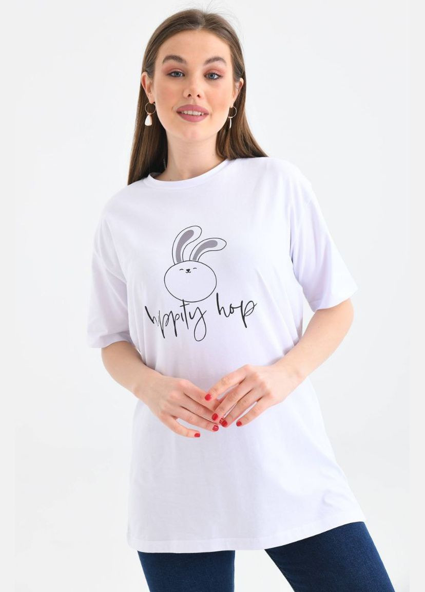 Белая летняя футболк женская белого цвета Let's Shop