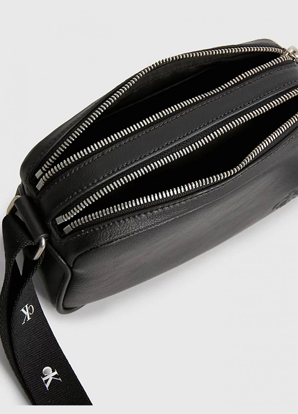 Женская сумка Ultralight Dbl Zip Camera Bag21 K60K610326 Черный Calvin Klein (292405999)