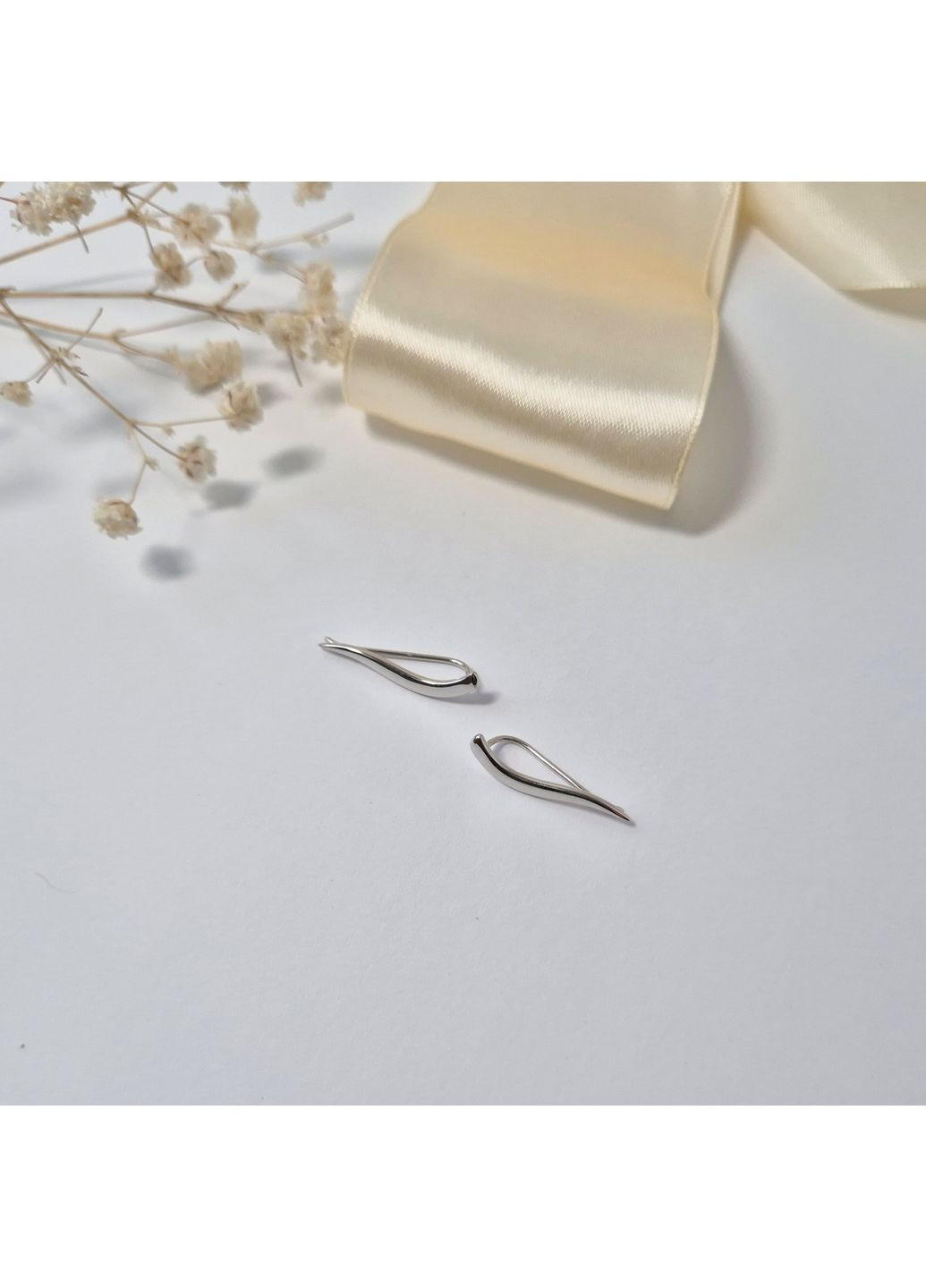 Серебряные серьги каффы без камней Палочка серебро 925 пробы Родированное вс683р 1.06г Nobrand (364653502)