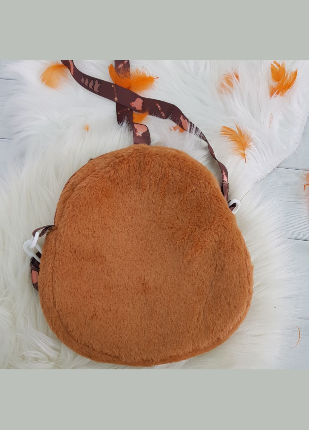 Сумка плюшевая, Капибара с клубничкой No Brand (329445514)