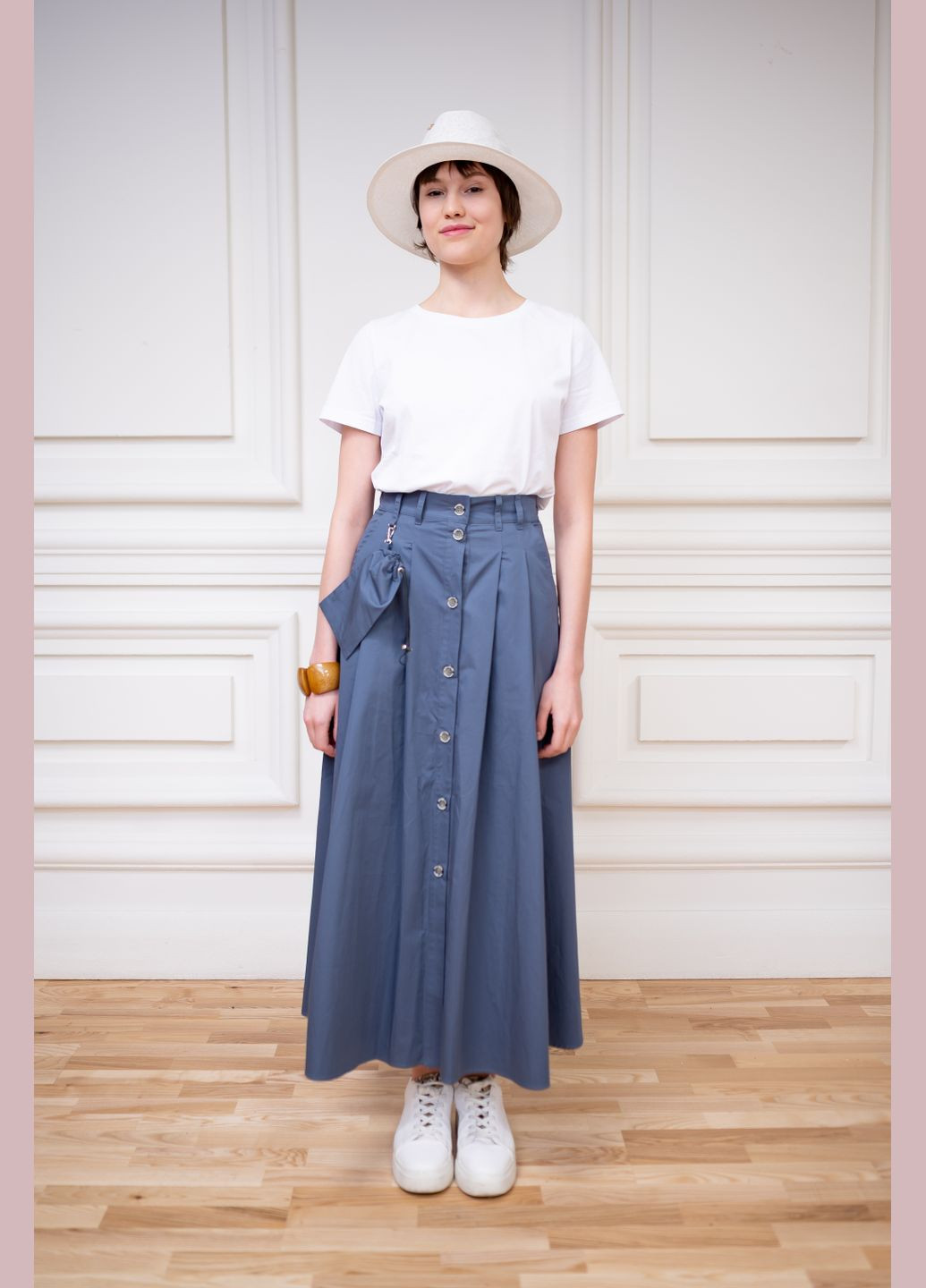 Графитовая хлопковая юбка на пуговицах с аксессуаром мешочком графитового цвета ольвия Dolcedonna