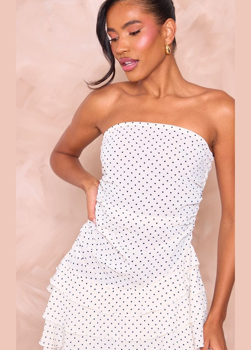 Белое платье PrettyLittleThing
