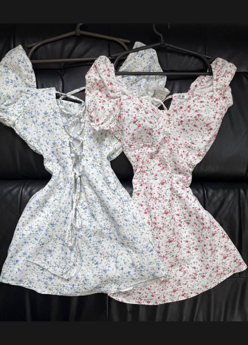 Розовое кэжуал платье из натурального хлопка с завязками на спинке с пышной юбкой Adelante с цветочным принтом