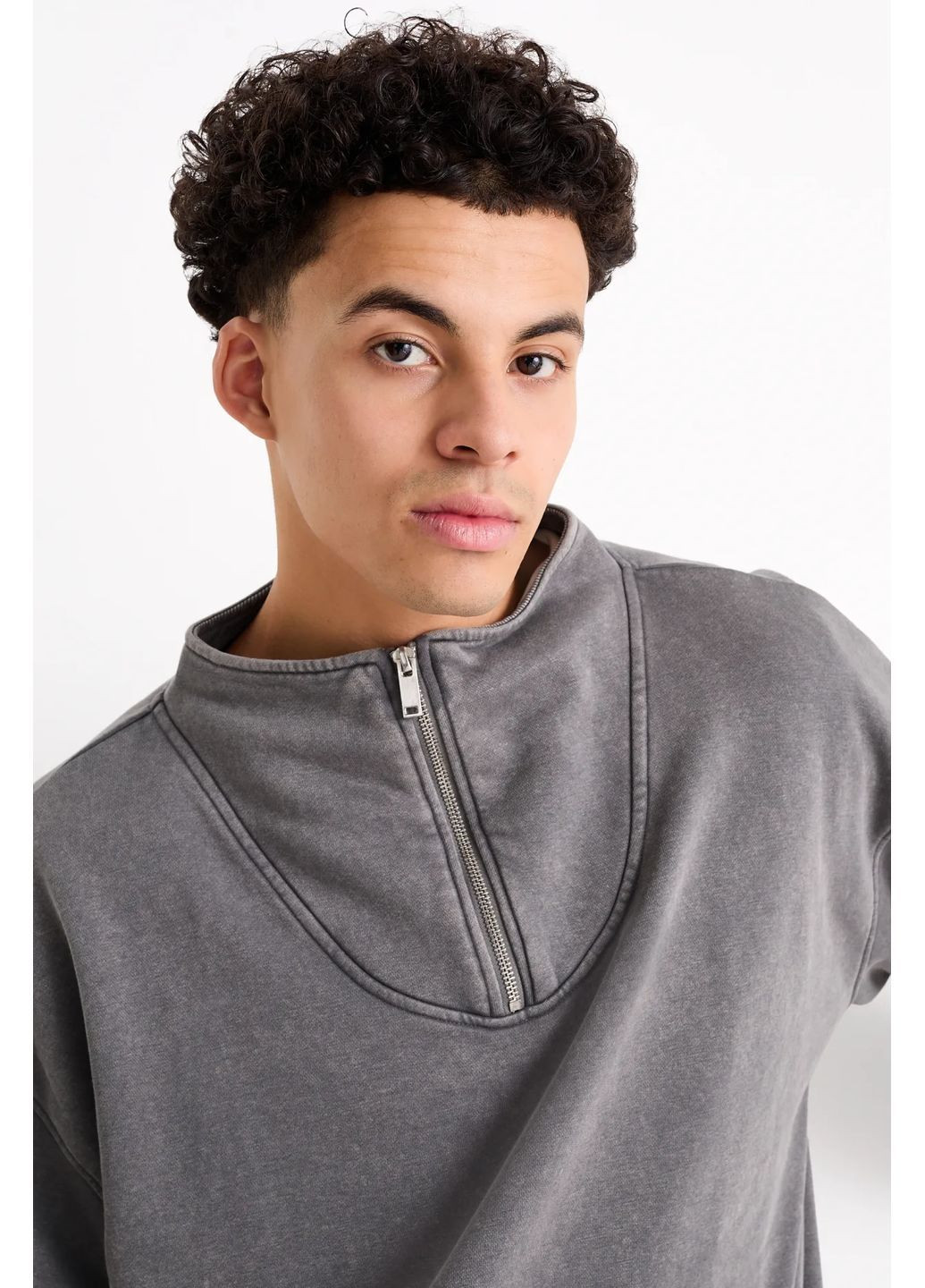 Сірий світшот C&A (370072655)