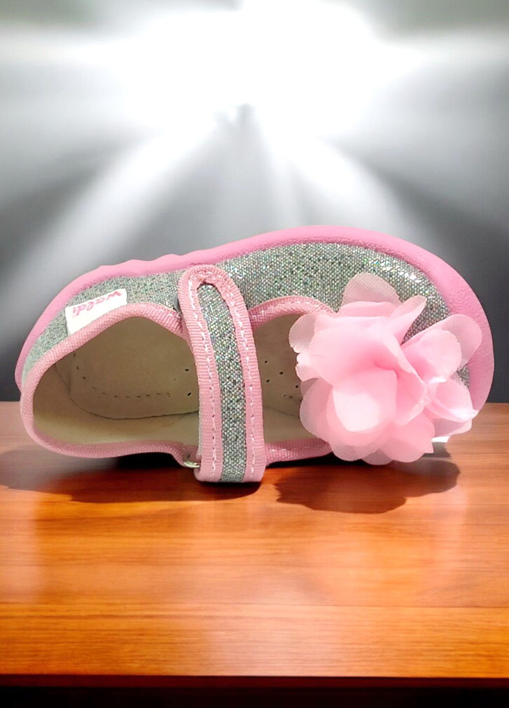 Серебряные ортопедические тапочки на липучке для девочки Waldi с бантом, с цветами