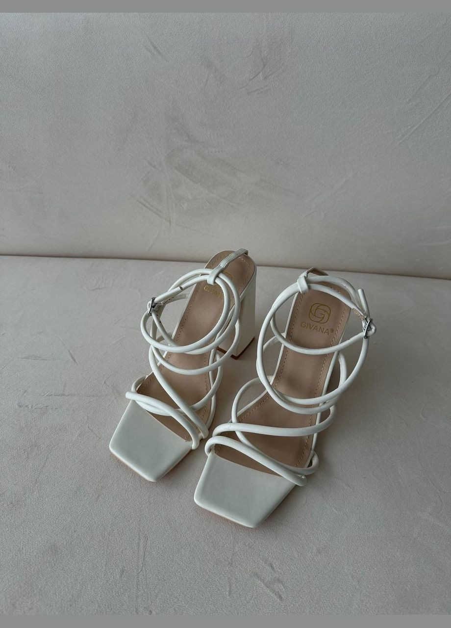 Стильні жіночі босоніжки No Brand (317276903)