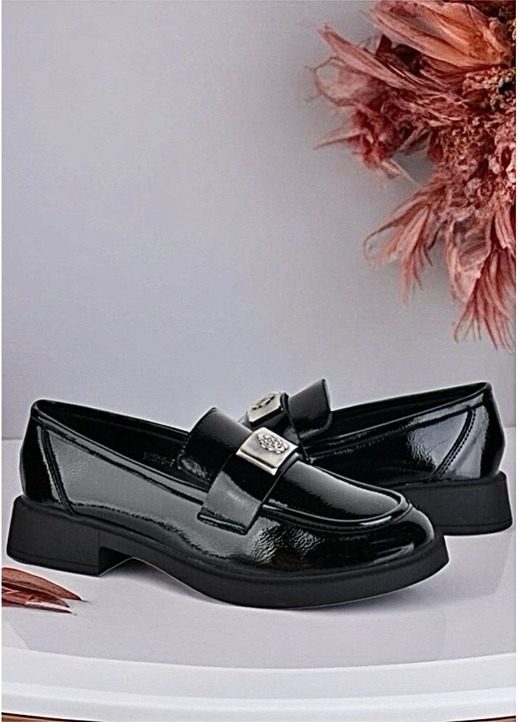 No Brand Жіночі туфлі-лофери чорного кольору із лакової шкіри чорний з натуральна шкіра, — демісезон (353687224)
