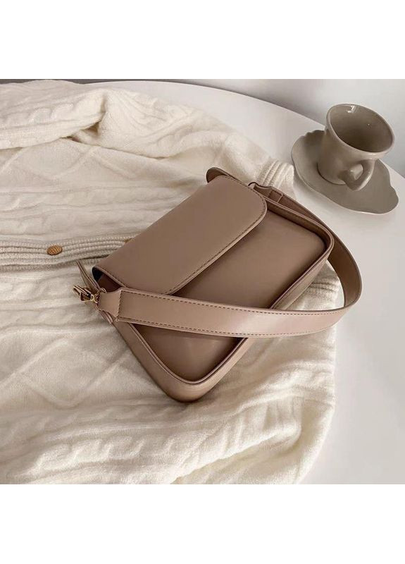 Красива та містка базова сумка багет бежевого кольору No Brand (362588127)