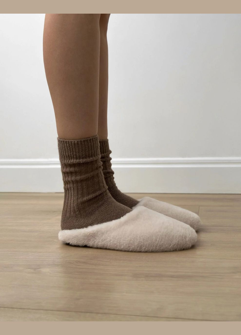 Бежевые домашние тапочки Fashion