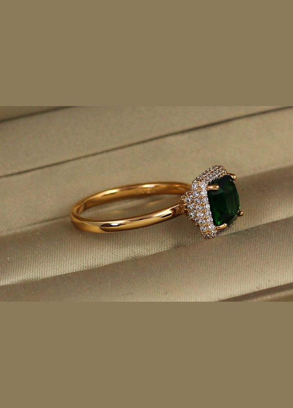 Кільце Піраміда із зеленим каменем р золотисте Xuping Jewelry (317405074)