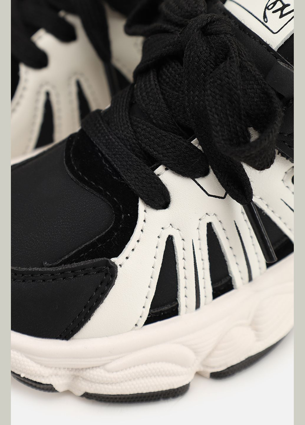 Чорні осінні кросівки для дівчинки, на пласкій підошві колір чорний цб-00273972 Kimboo