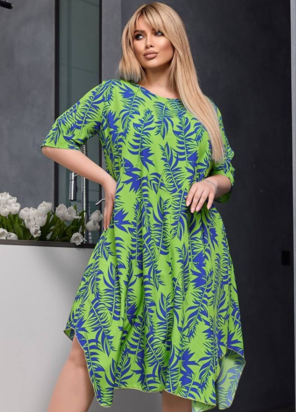 Зеленое повседневный платье с абстрактным принтом укороченное по бокам No Brand с абстрактным узором