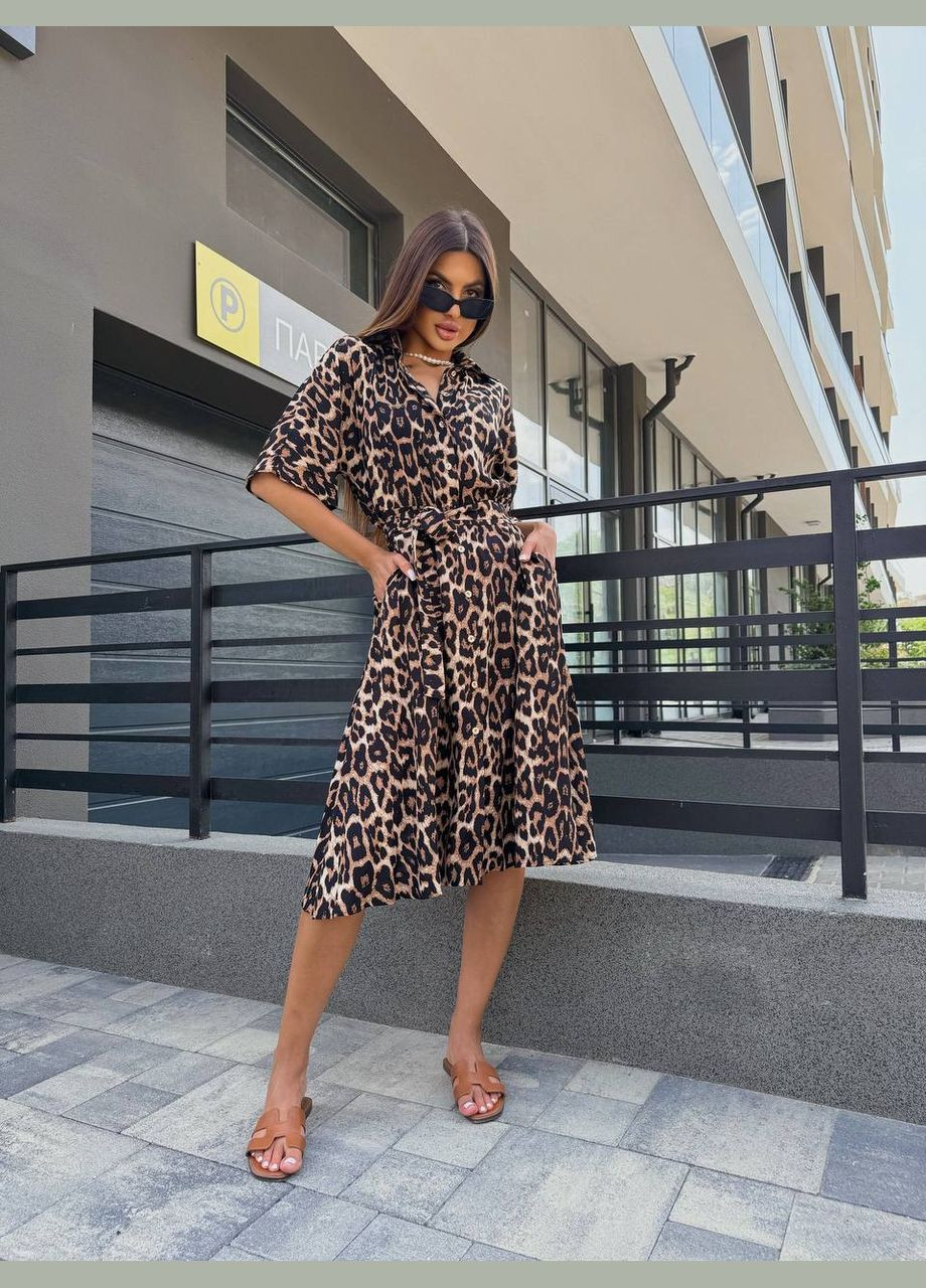 Коричневое трендовое леопардовое платье из турецкого штапеля с поясом, приятное к телу платье с коротким рукавом и разрезом на ножке No Brand леопардовый