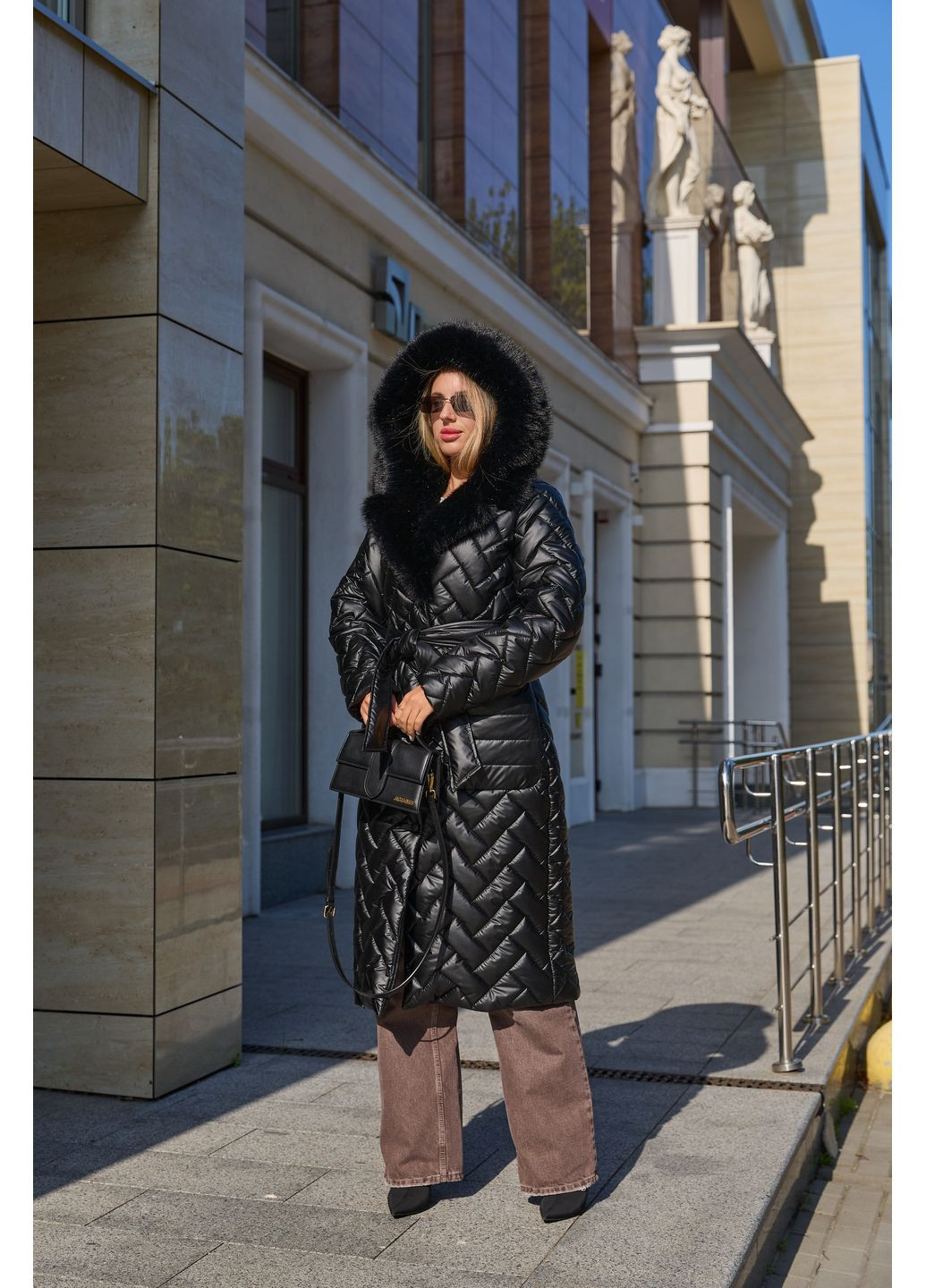 Чорне зимнє Пальто MN