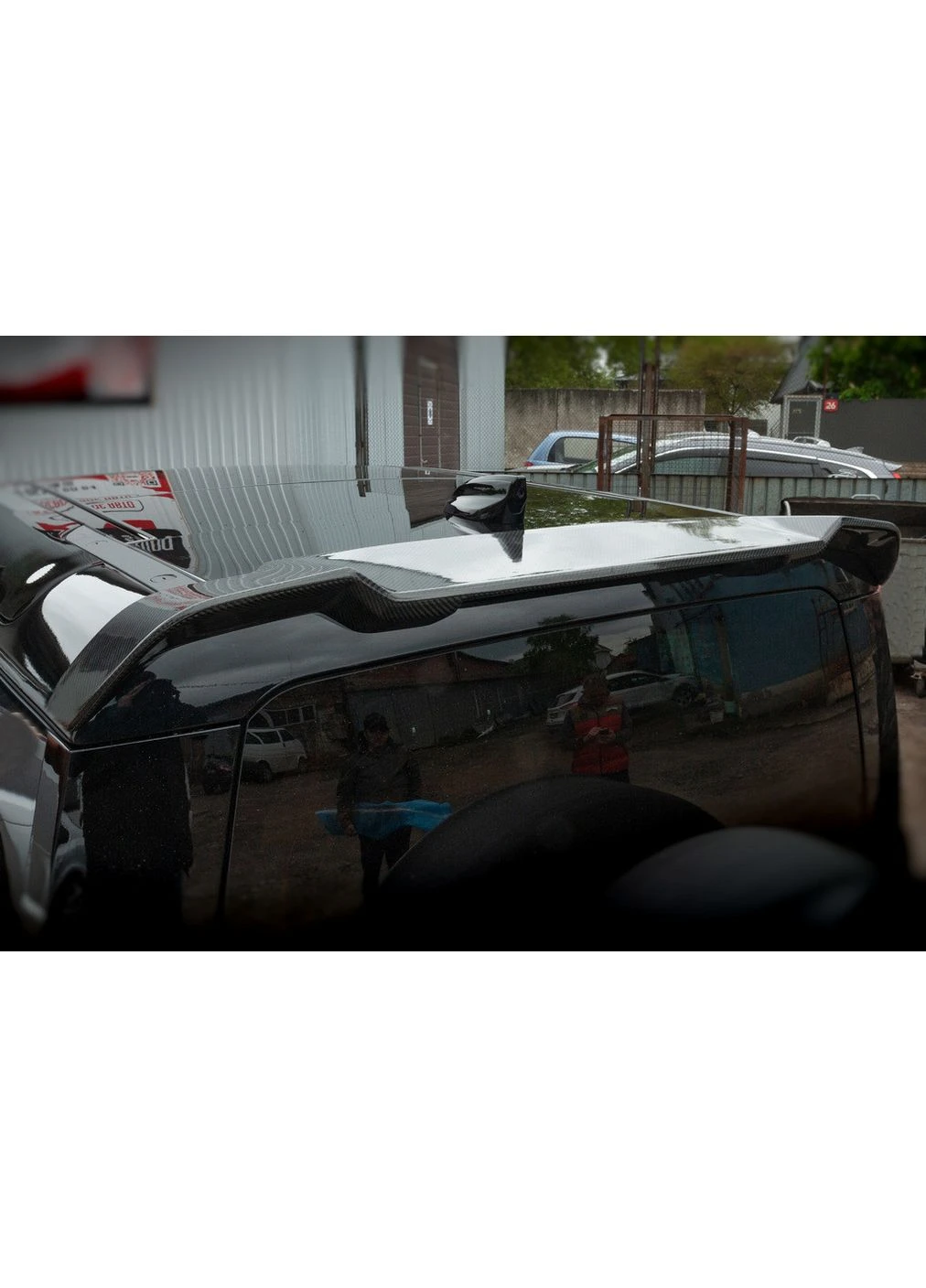 Спойлер (карбон) для Land Rover 2019- рр No Brand Defender (389790366)