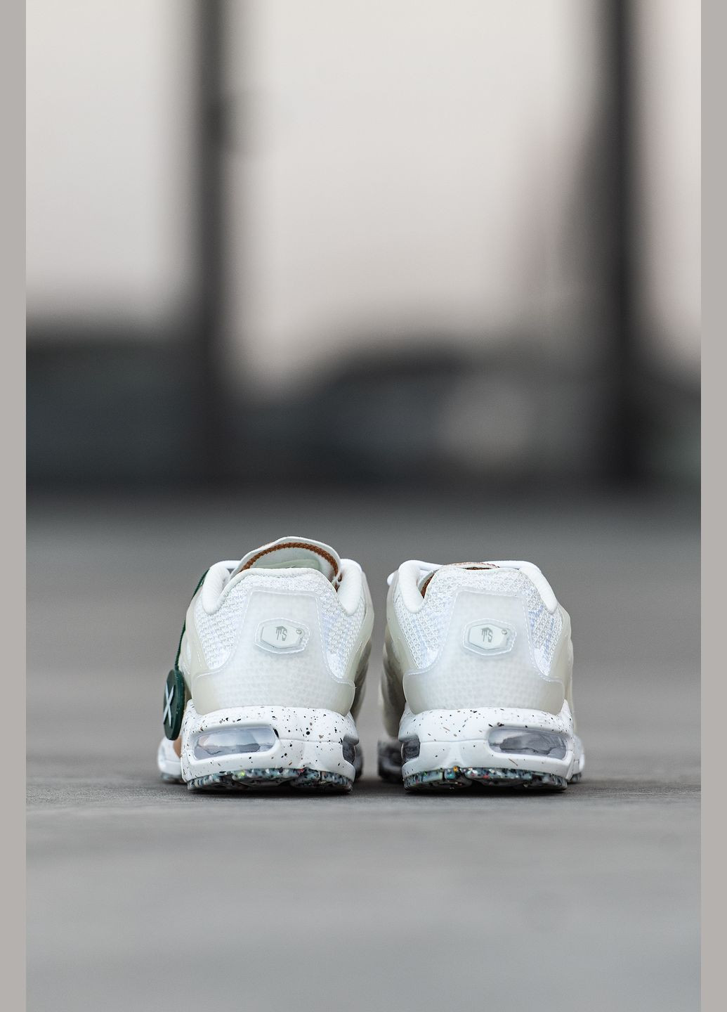 Белые демисезонные кроссовки мужские Nike Air Max TN Terrascape