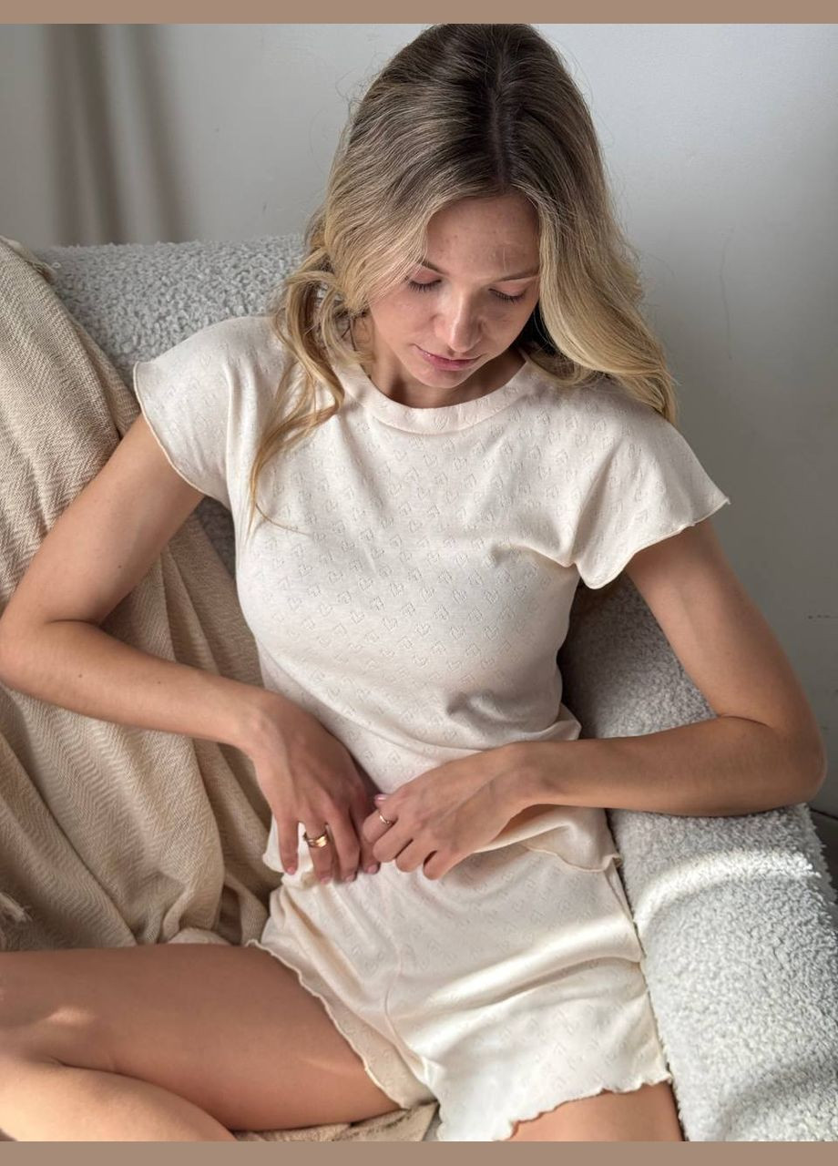 Молочная всесезон женская пижама футболка + шорты FINO Mode