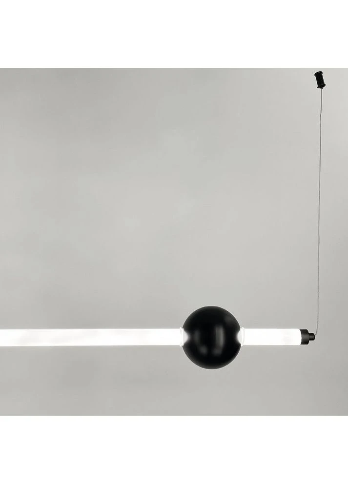 LED светильник в горизонтальной форме 90 см с черным шаром LineF (401289295)
