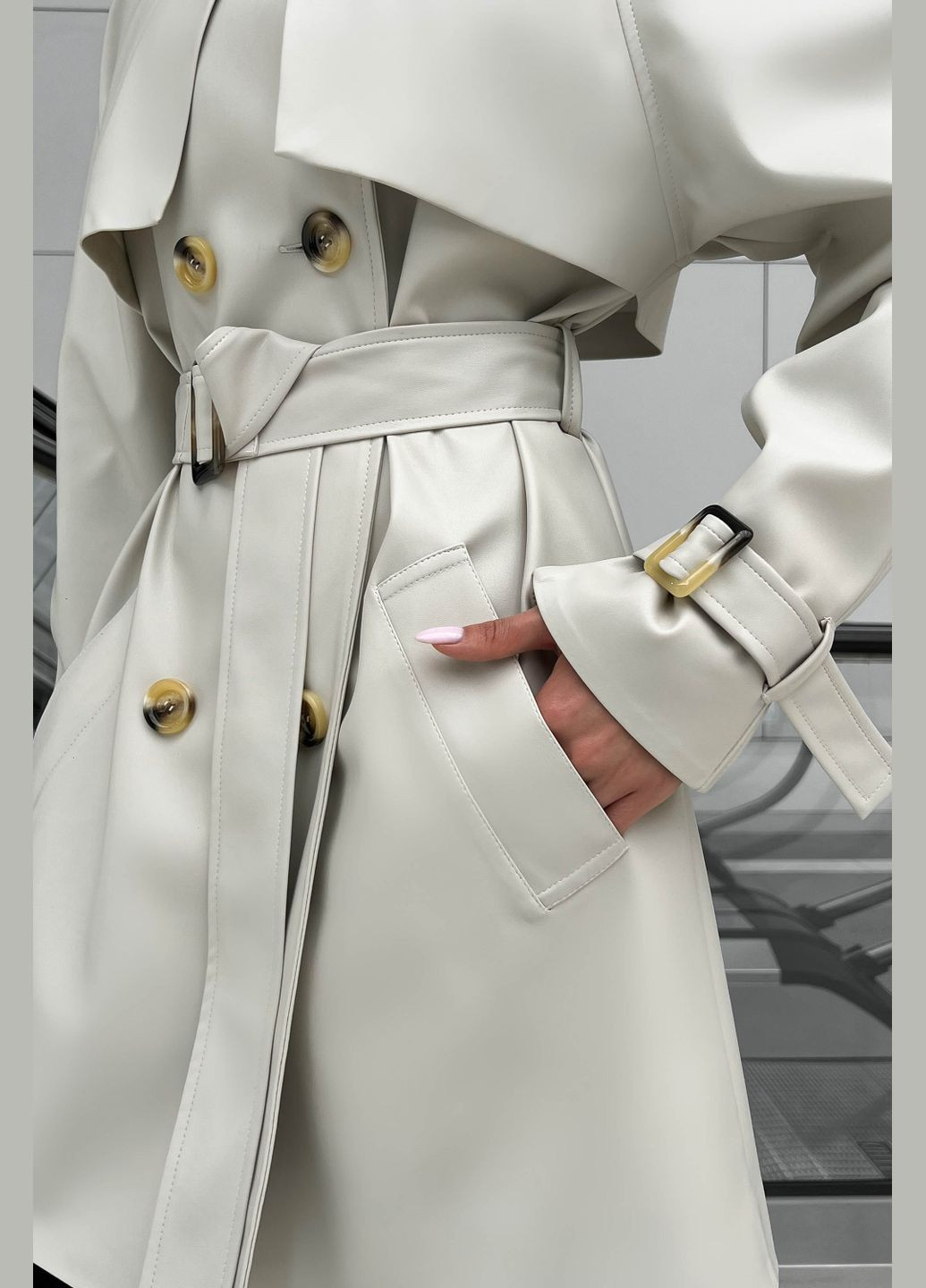 Молочне демісезонне Тренч укорочений двобортне Liton