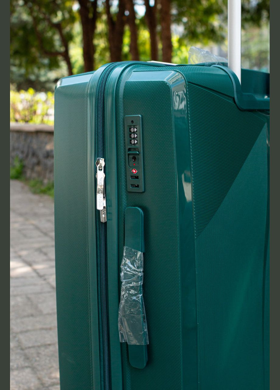 Чемодан полипропилен 100% большой L размер, цвет красный Wings CKT01 (338182637)