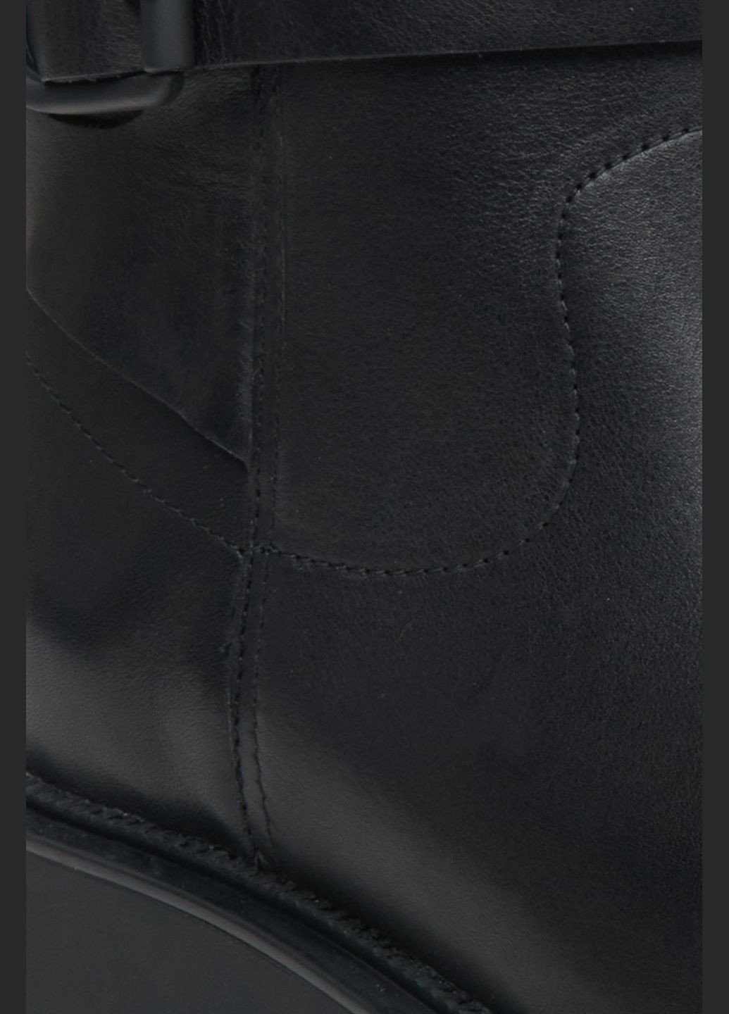 Осенние ботинки, цвет черный Estro