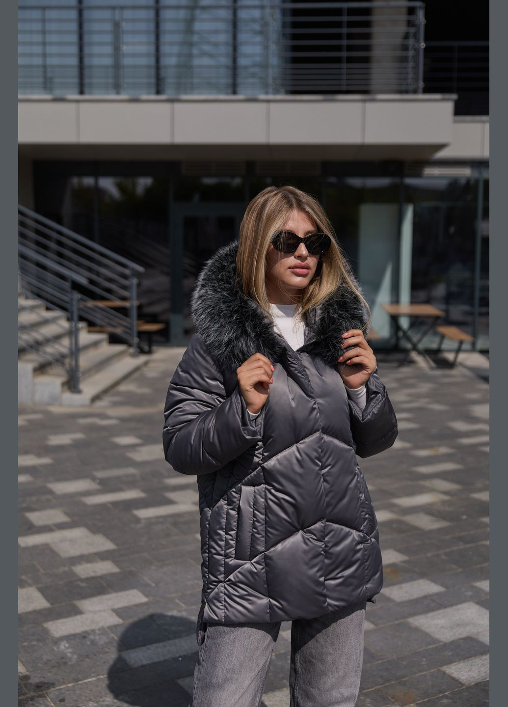 Серая зимняя куртка MN