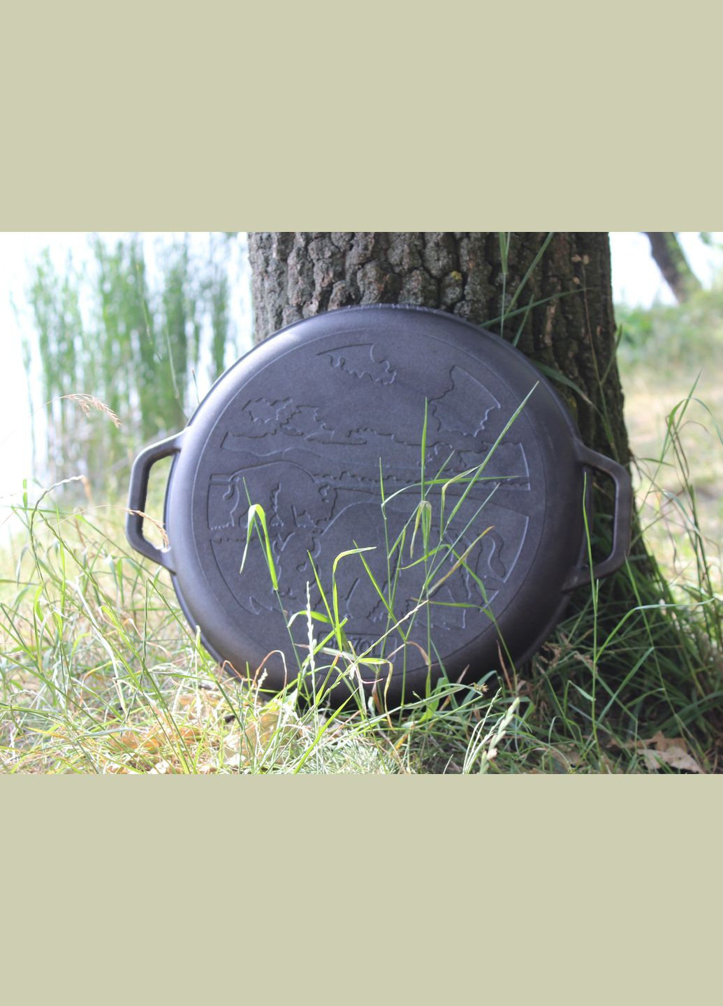 Крышка-сковорода чугунная Ø 400 мм с подставкой Brizoll (322732330)