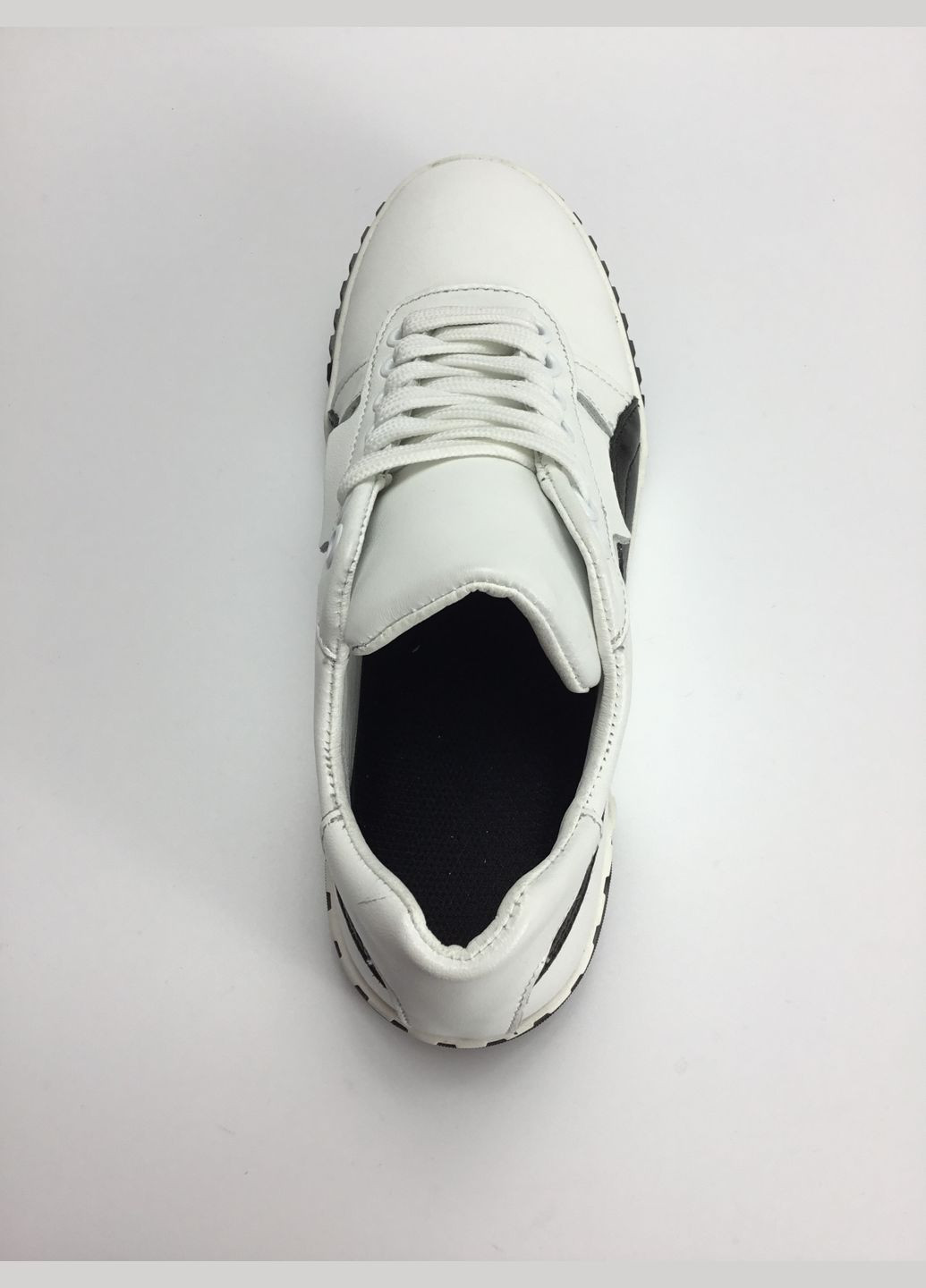 Білі жіночі кросівки Levons