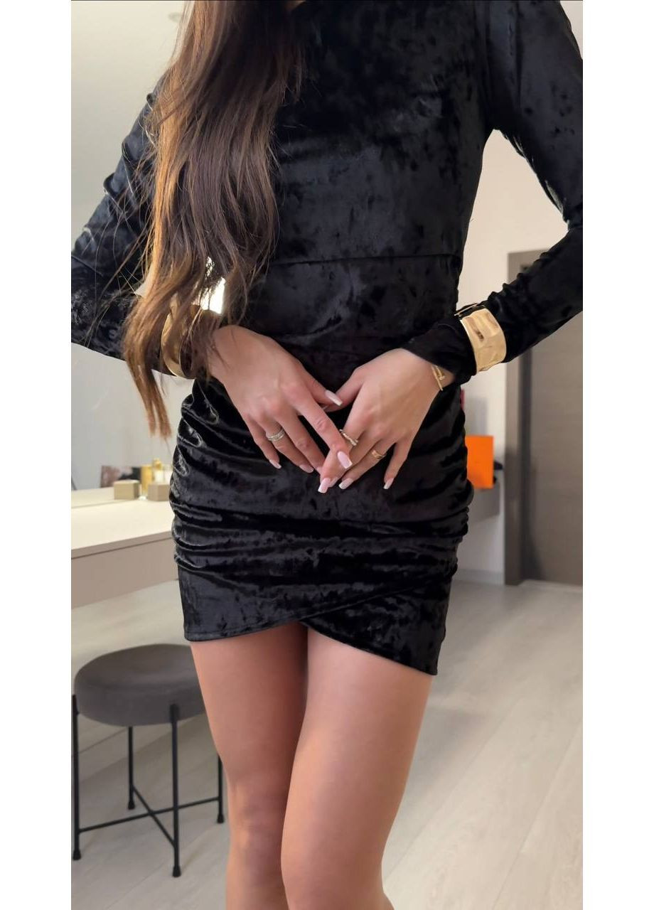 Чорна жіноча сукня з оксамиту Osoblyva