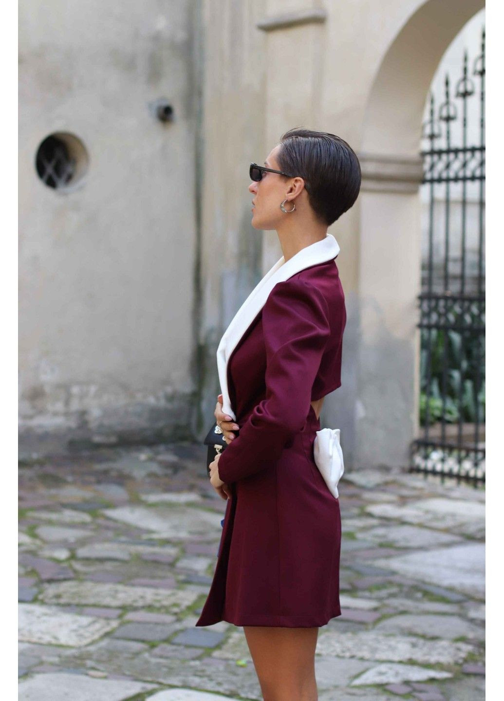 Бордовое коктейльное платье-жакет женское мини с бантом emily бордовое платье-жакет Handy Wear однотонное