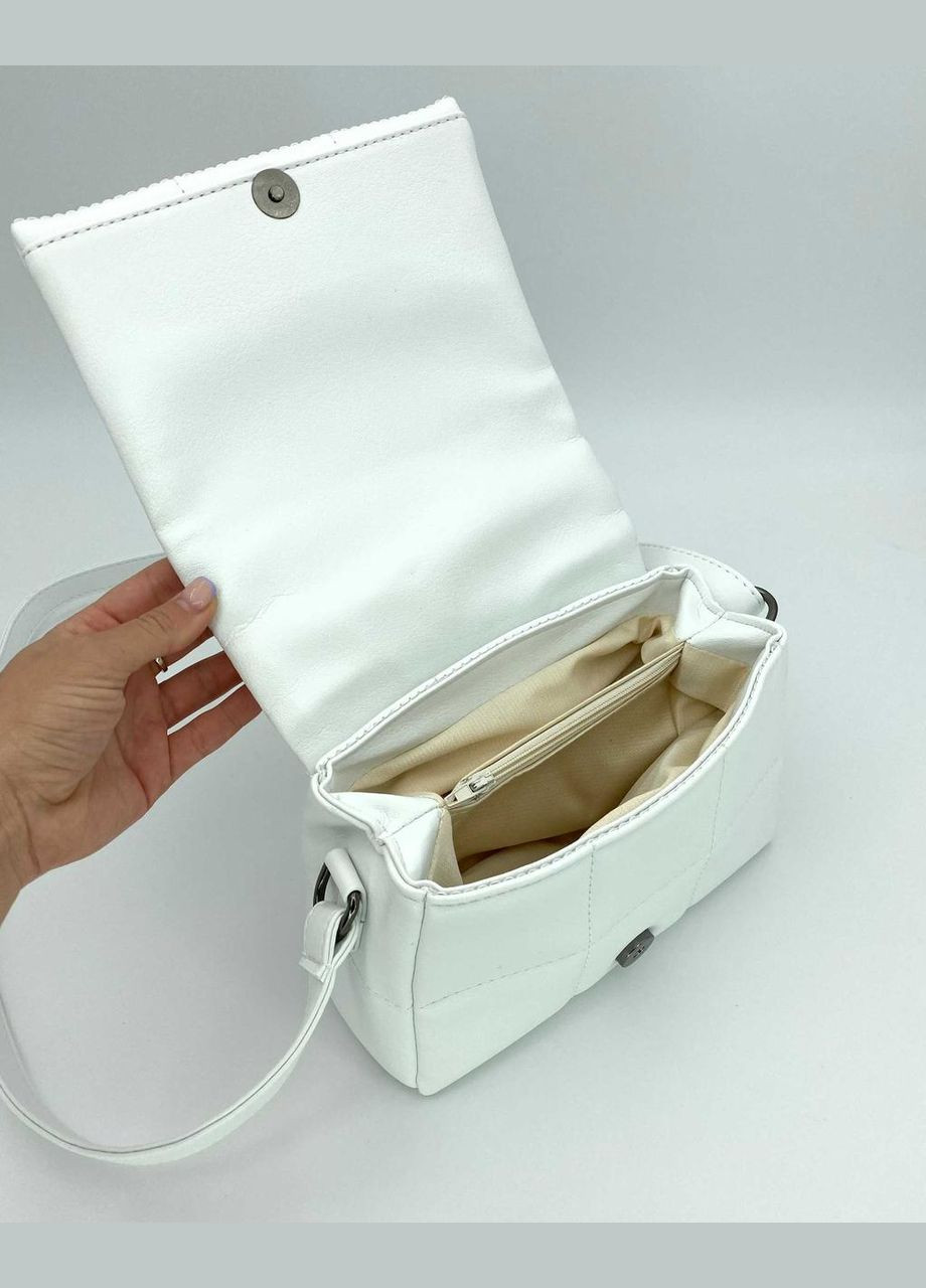 Молодіжна жіноча сумка з екошкіри «Діна» біла з довгим ремінцем WeLassie (298568954)