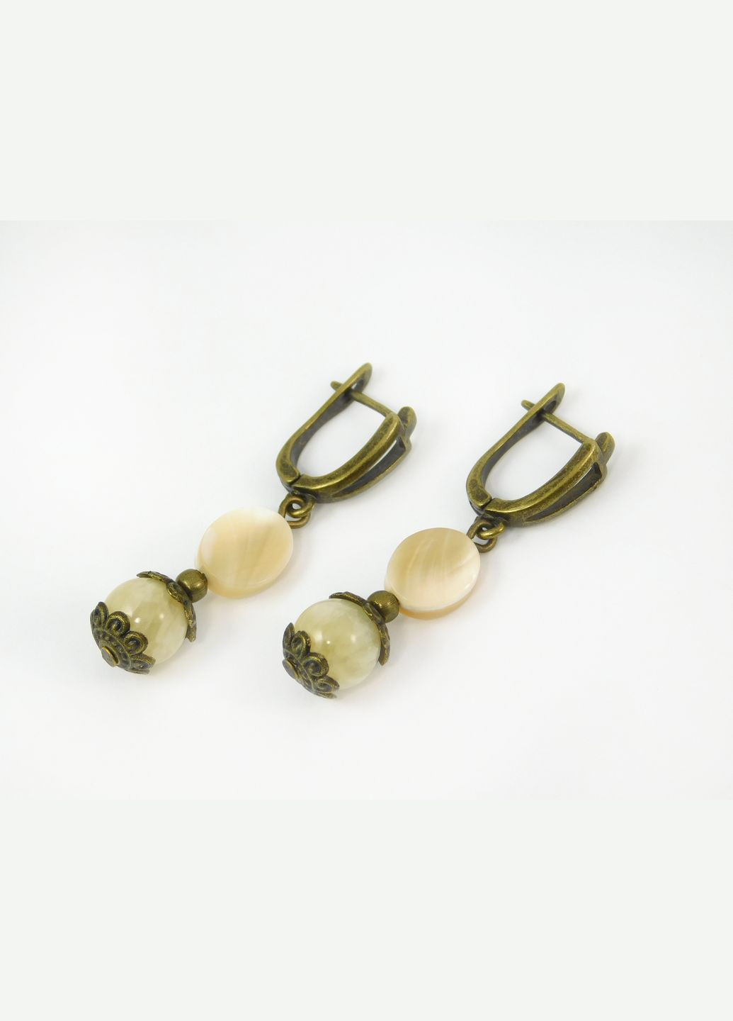 Эксклюзивные серьги "Карамельная мелодия" Перламутр, овал Fursa fashion (322313539)