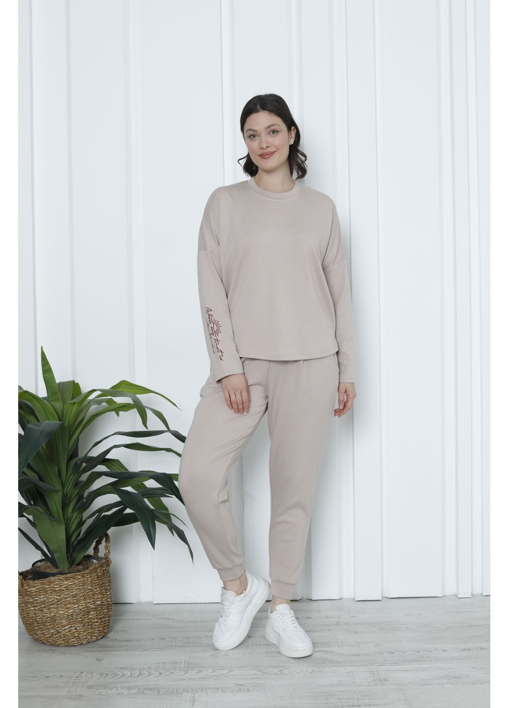 Жіночий спортивний костюм Nicoletta (368754367)