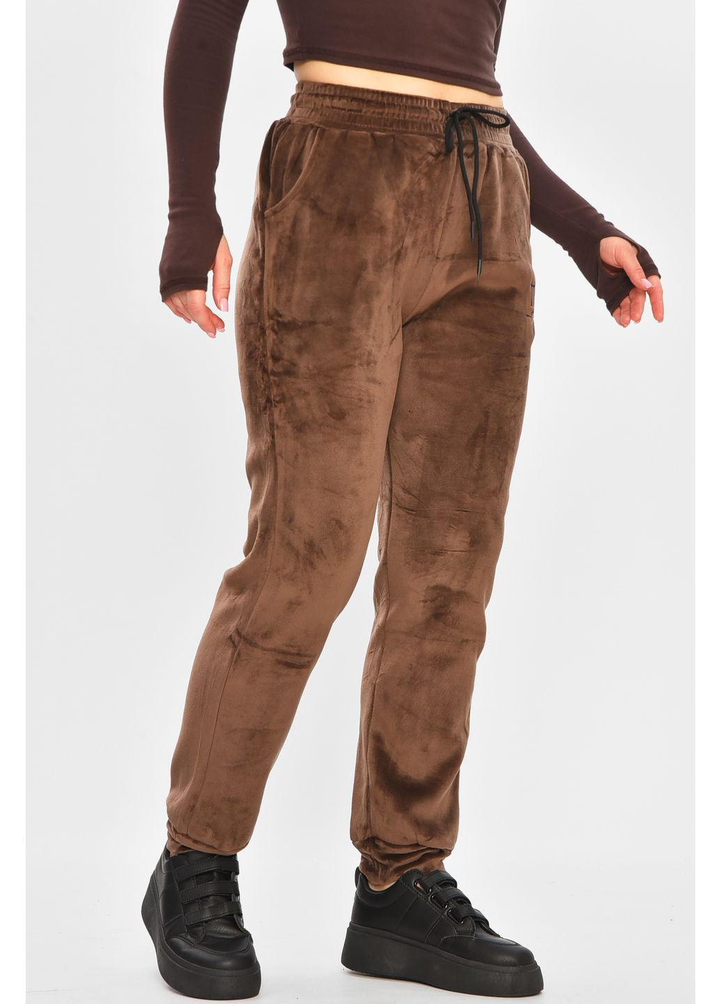 Спортивные штаны женские на искусственном меху тёмно-коричневого цвета Let's Shop (364485093)