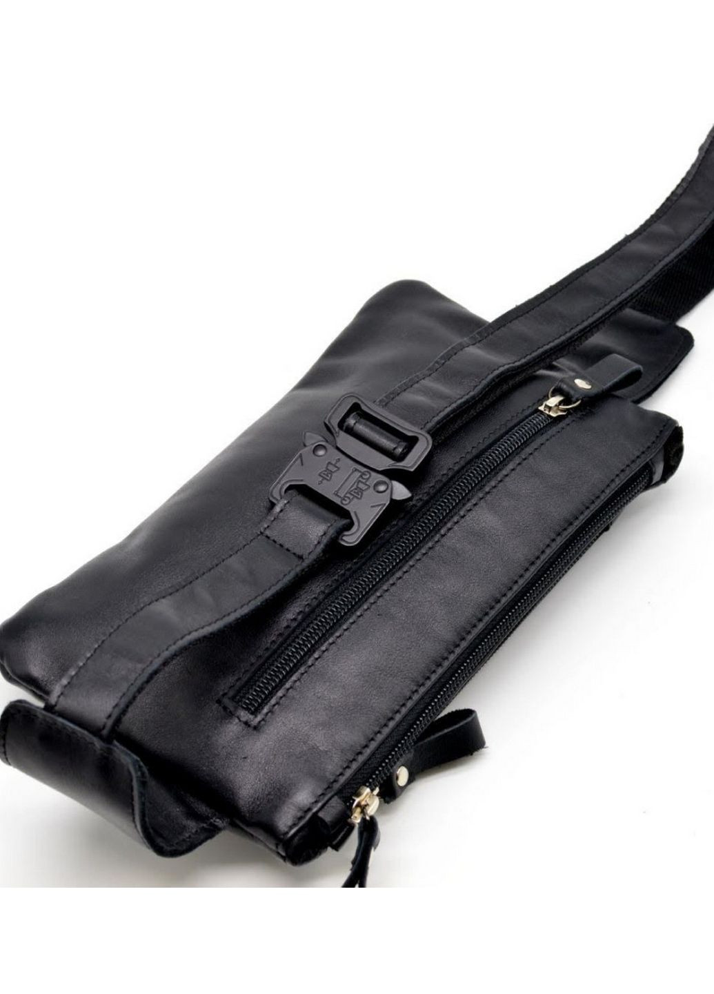 Шкіряна бананка 24х15х3 см TARWA (315871139)