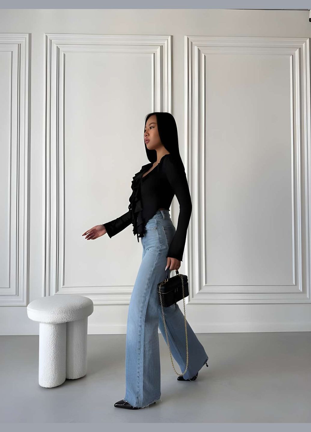 Чорна жіноча біла чорна укорочена блуза блузка на зав'язках із рюшами із воланами топ Україна