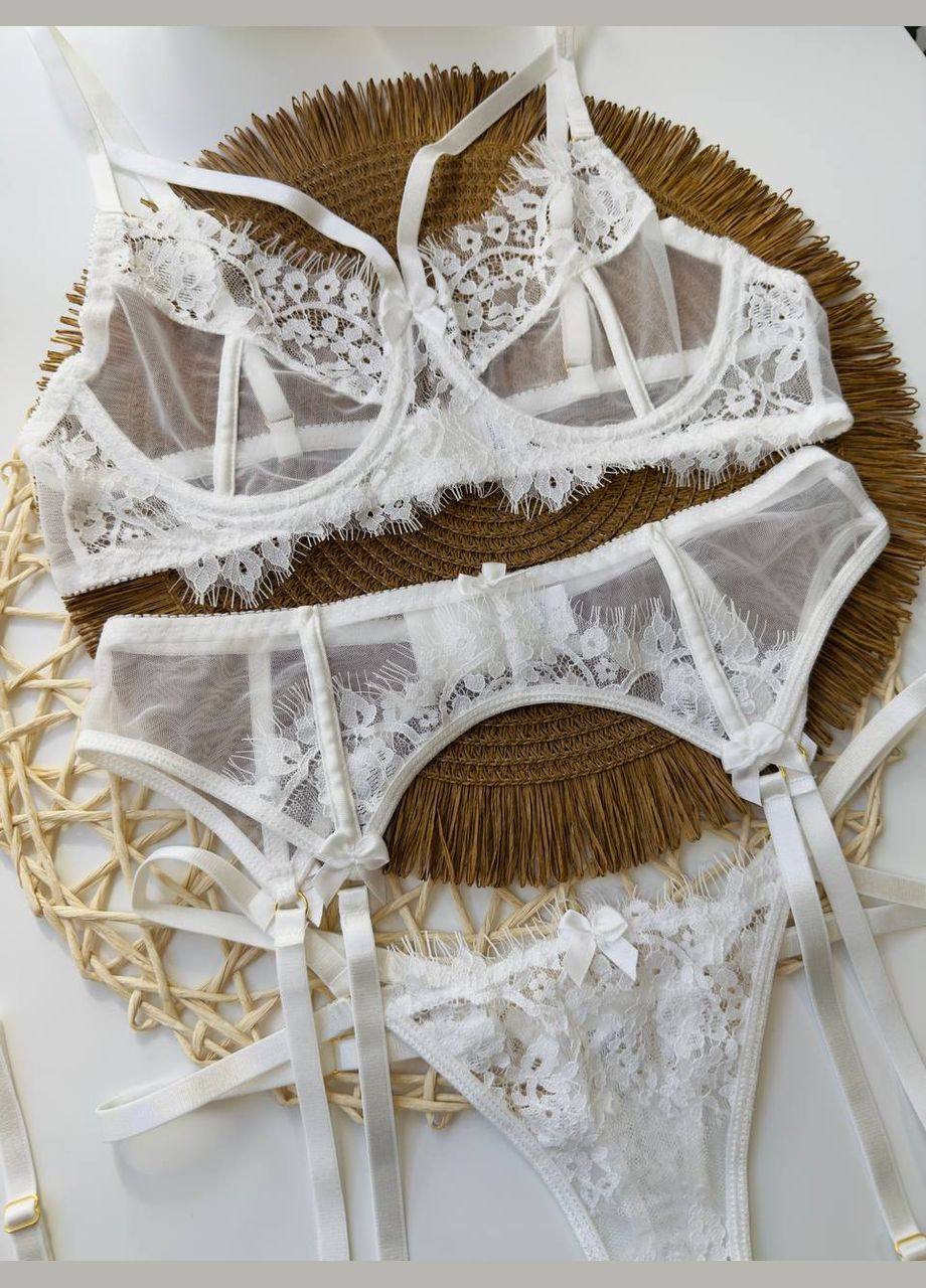 Белый комплект женского белья с поясом и гартерами Simply sexy