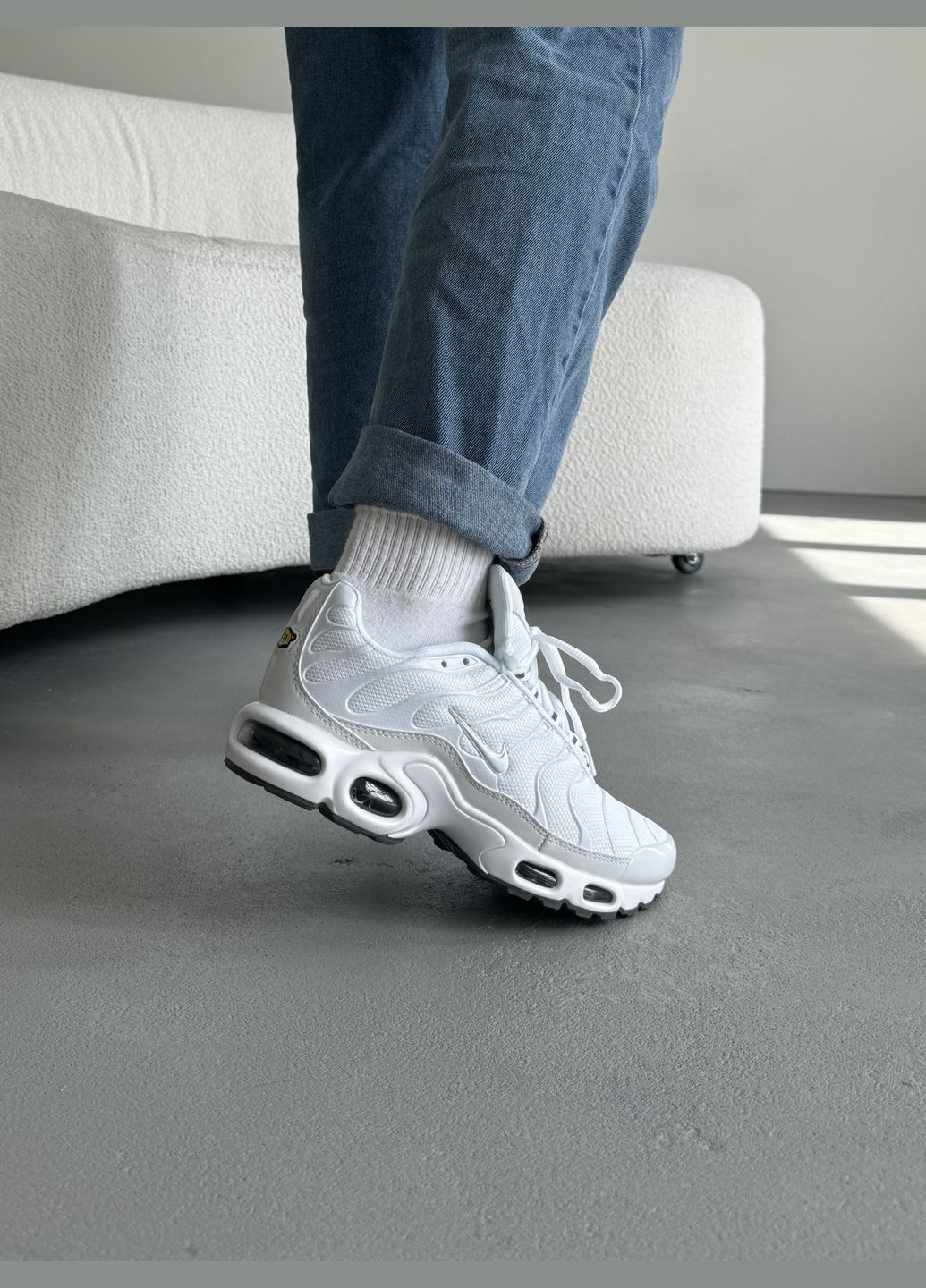 Білі Осінні кросівки чоловічі і жіночі nike air max tn plus white | найк аір макс тн плюс білі No Brand