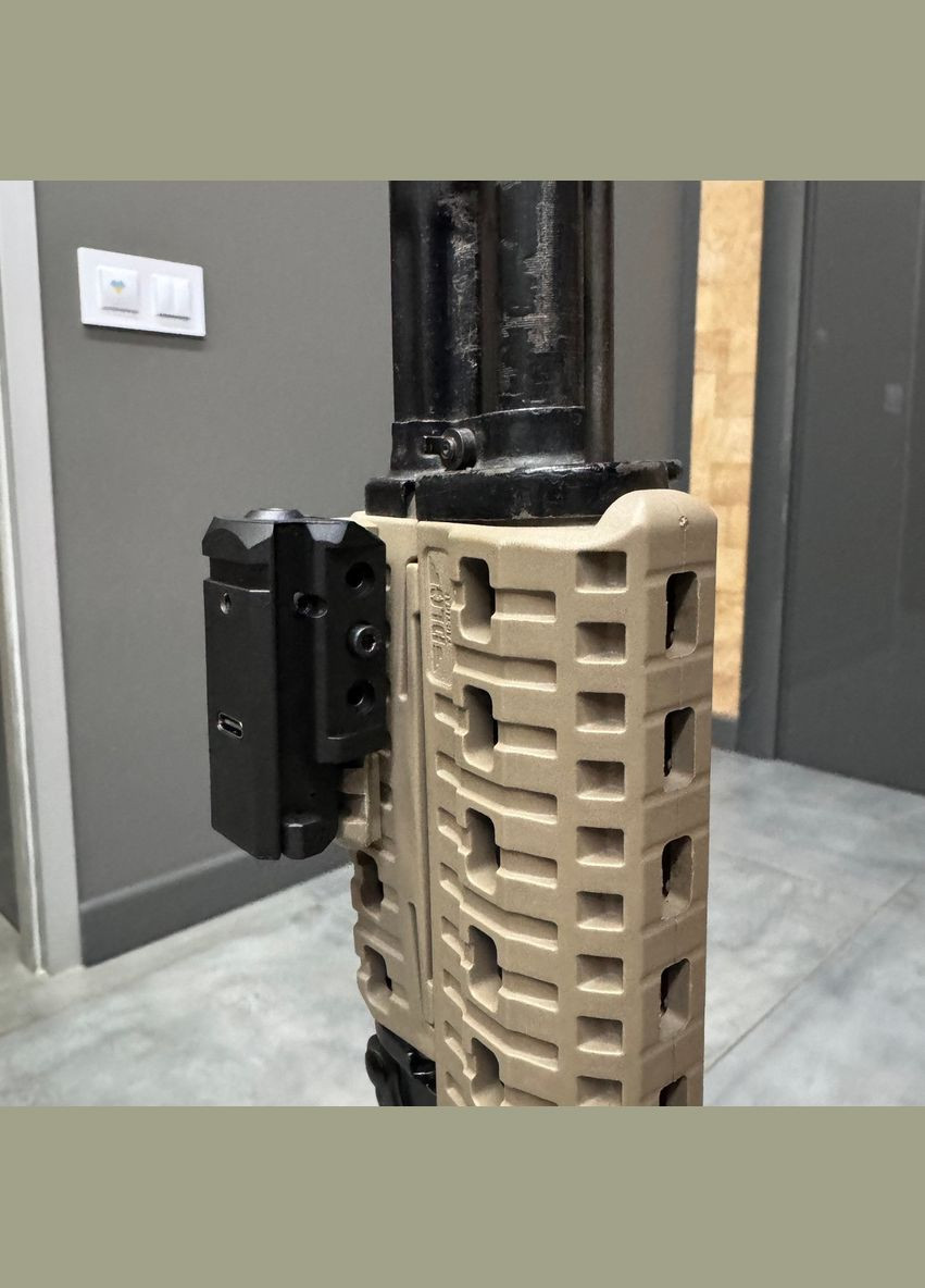 Лазерний цілевказівник LS64R, червоний промінь, кріплення Picatinny Spina Optics (362601270)