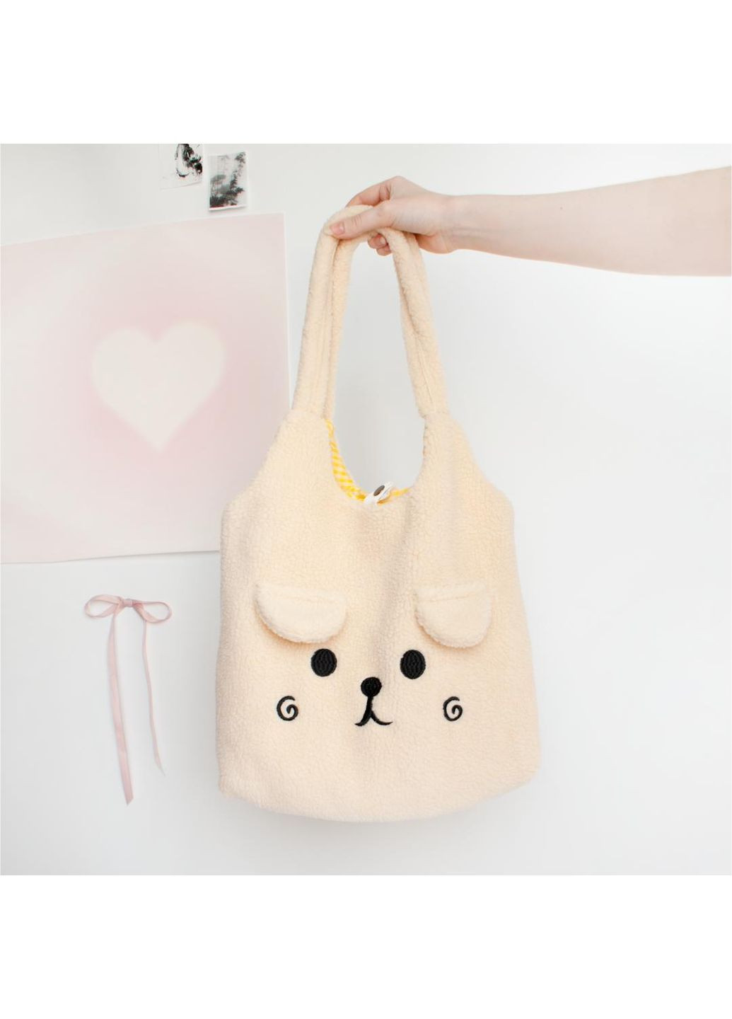 Сумка на плечо с собачкой вместительный шопер для ребенка няшная мягкая вмещает А4 молочный с вышитой мордочкой застежка кнопка No Brand (367859534)