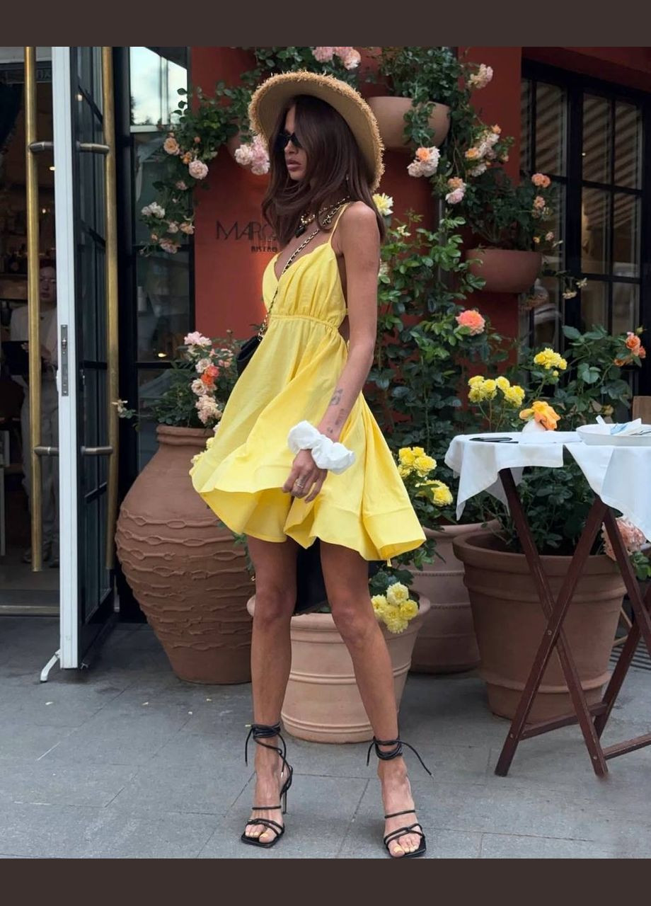 Желтое летнее платье с шнуровкой сзади в трендовом цвете No Brand