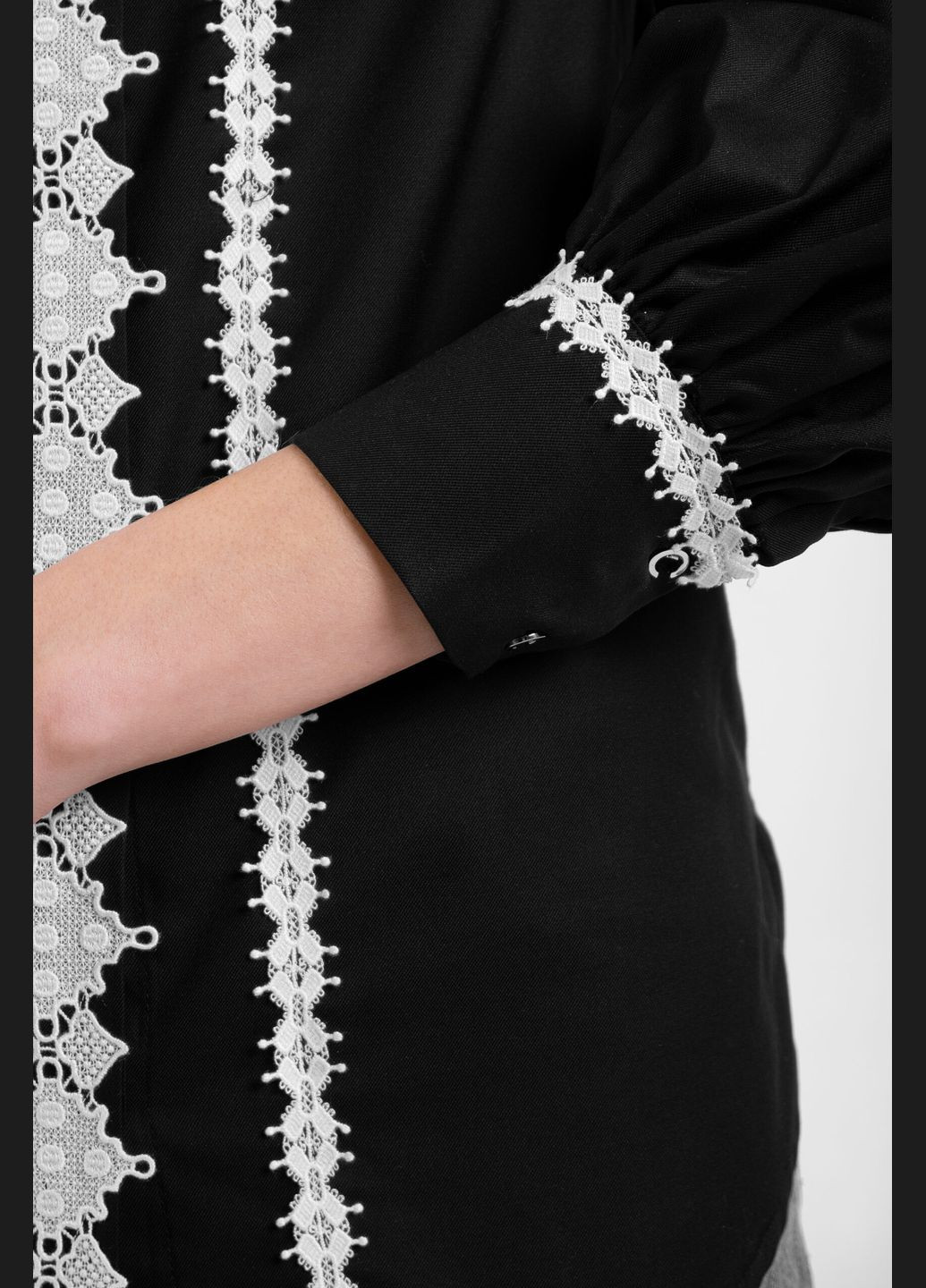 Чорна чорна вільна блуза в українському стилі з вишуканим мереживом - ua46 / eu40 Iren Klairie