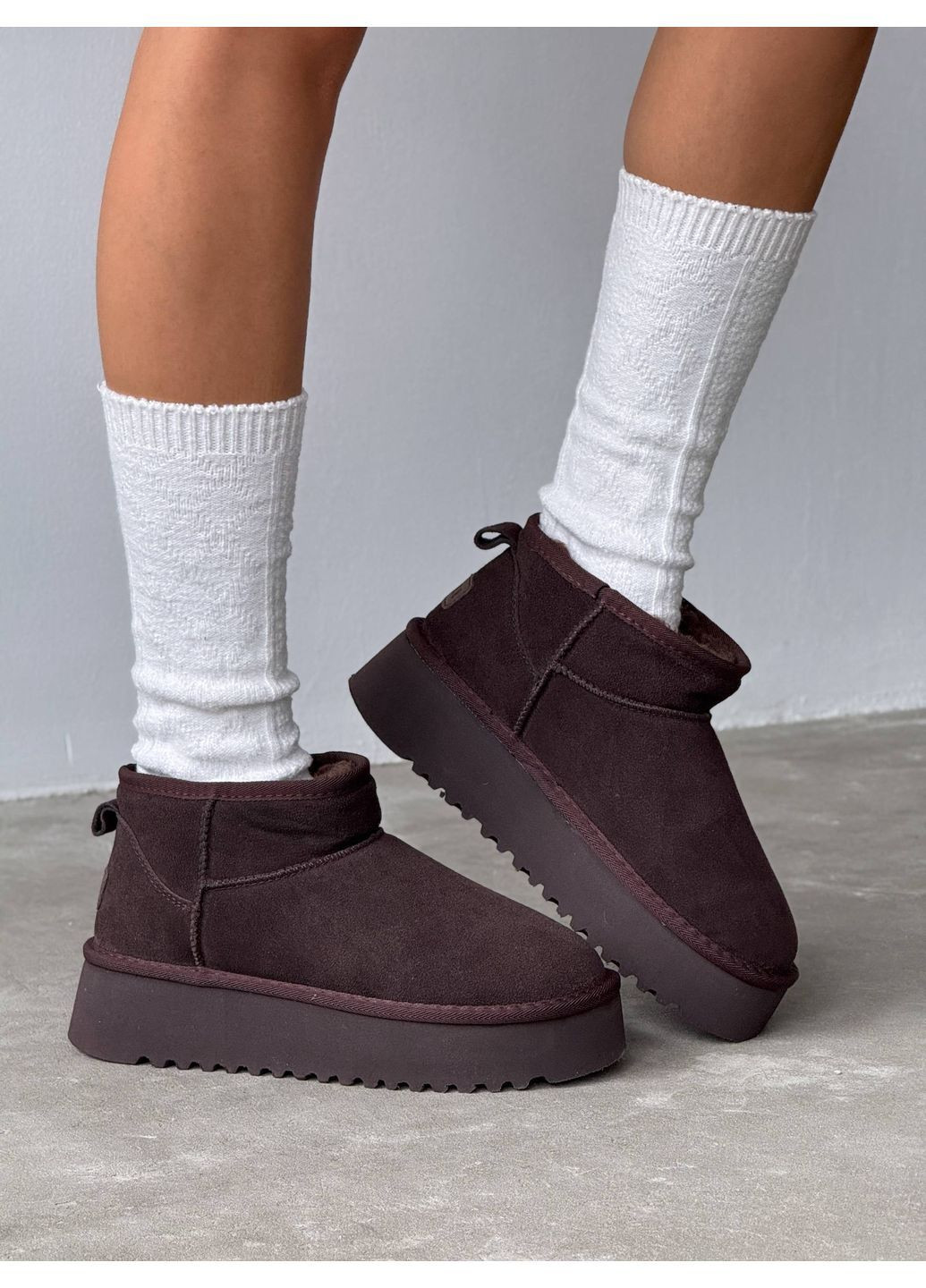 Короткие замшевые Угги Helen (366290802)