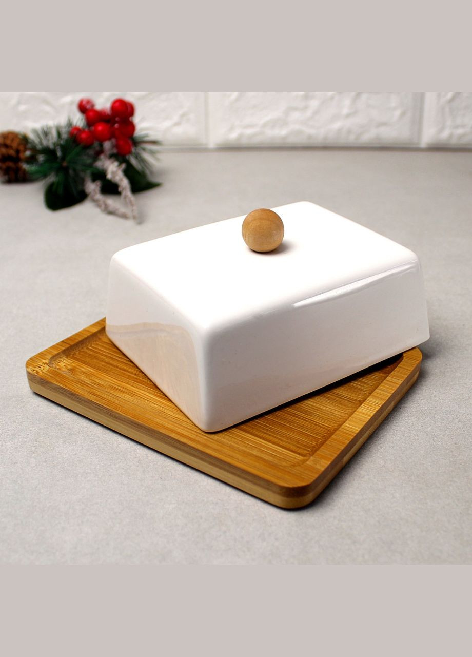 Белая фарфоровая маслёнка на бамбуковом подставке Bona (303211529)