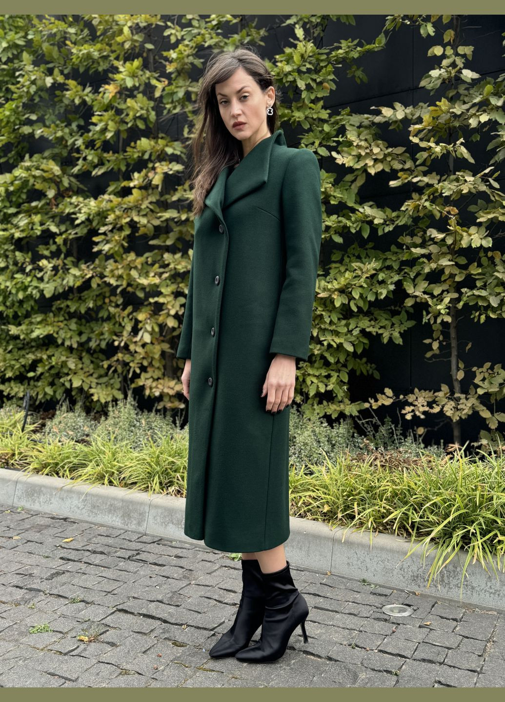 Темно-зелене Демісезонне пальто смарагдового кольору з коміром апаш та поясом 4452 Cat Orange